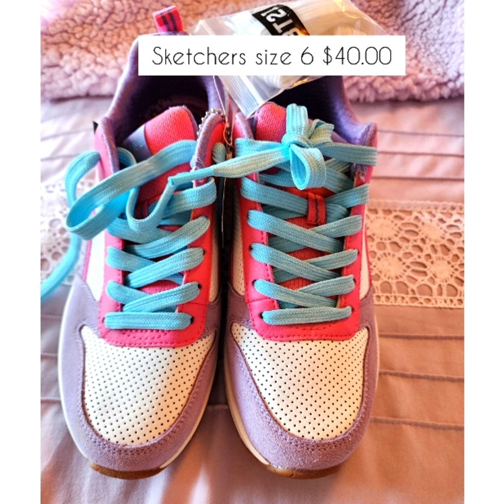 Sketchers New white, pink, purple size 6